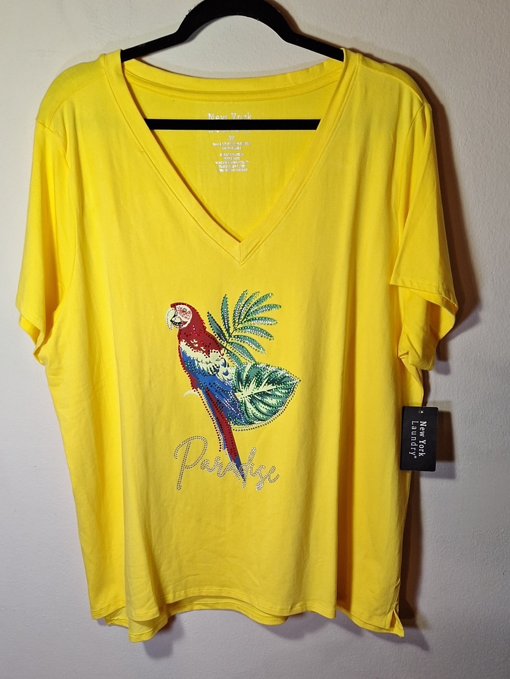 New York Laundry Paradise Parrot Embellished Tee NWT